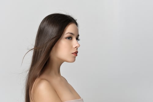 Portrait,Of,Girl,In,Profile.,Beautiful,Woman,With,Bare,Shoulders